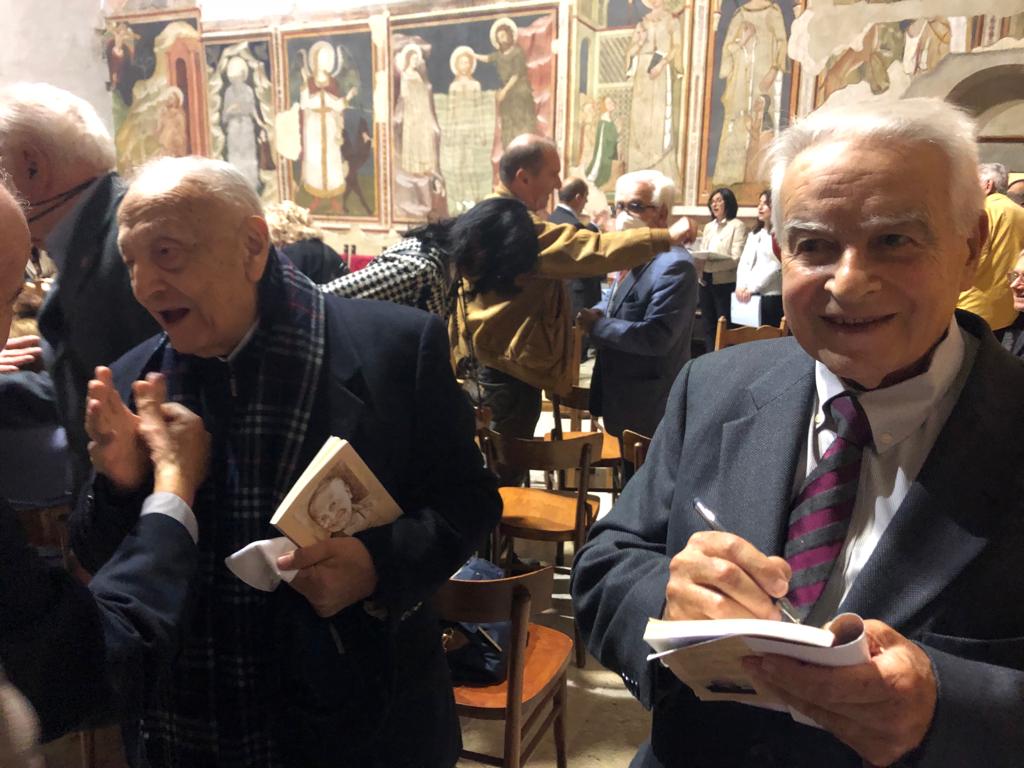 Presentato a Perugia il libro di Mario Roych dedicato a don Luciano Tinarelli