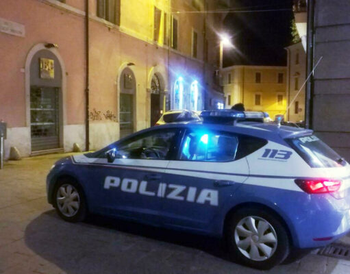Terni, agguato a coltellate al gestore di un locale: due giovani finiscono in carcere