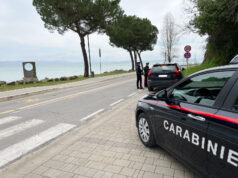Furto con “abbraccio” a Castiglione del Lago: denunciata una 32enne di origini straniere