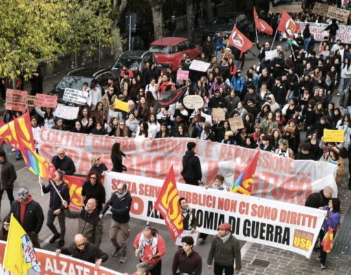 Perugia, la protesta contro carovita e guerra: salari e casa al centro dello sciopero